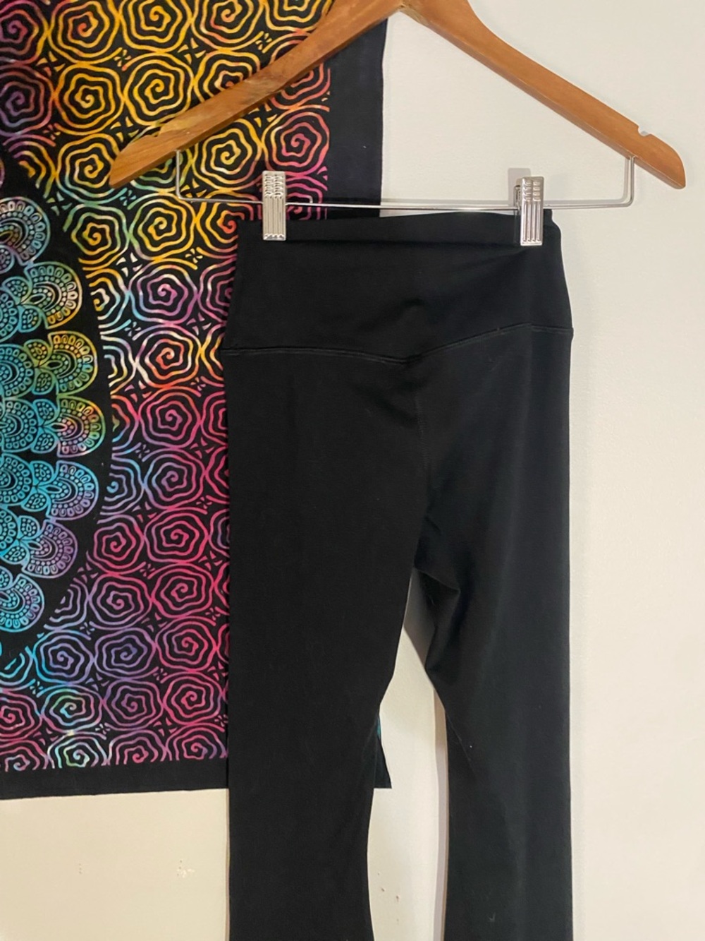 Black AERIE crossover leggings - Picture 3 of 3